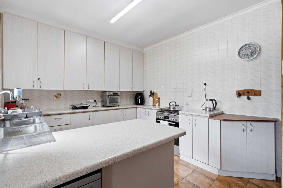 3 Bedroom Property for Sale in Pinelands Western Cape